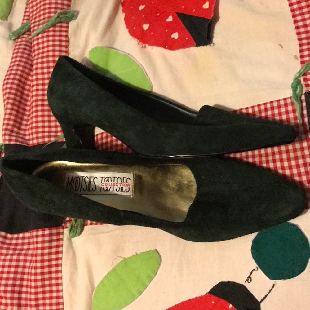 Mootsie Tootsies Black Suede Pumps size 8 1/2” med